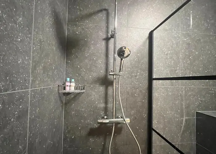 Ereva Seaside Cosy 1 Bedroom With Garden