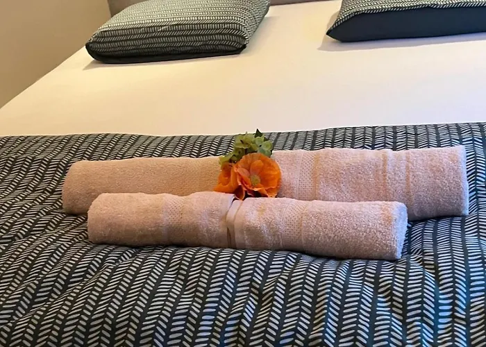 Ereva Seaside Cosy 1 Bedroom With Garden *