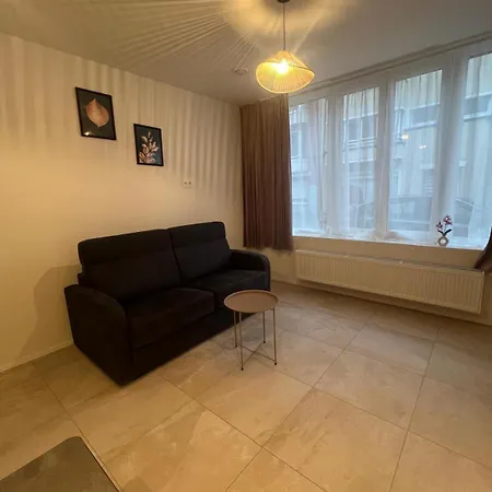 Апартаменты Ereva Seaside Cosy 1 Bedroom With Garden *